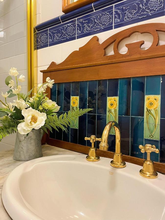 Victoria House Motor Inn Кройдон Экстерьер фото